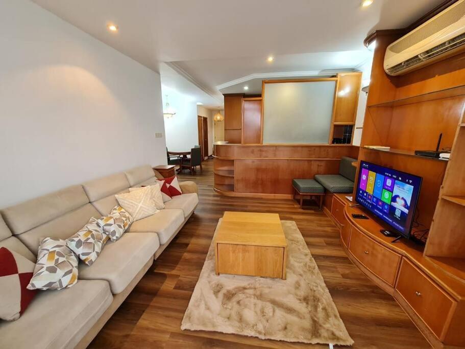 Lovely Waterfront Riverbank Suite With Pool A2 Кучинг Экстерьер фото